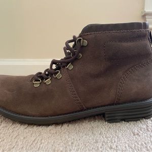 Brown Clark’s boots size 9.5